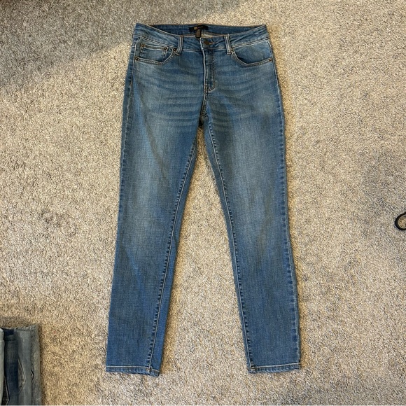 Frye Straight Leg Denim Jeans SIZE 6 - Picture 2 of 7